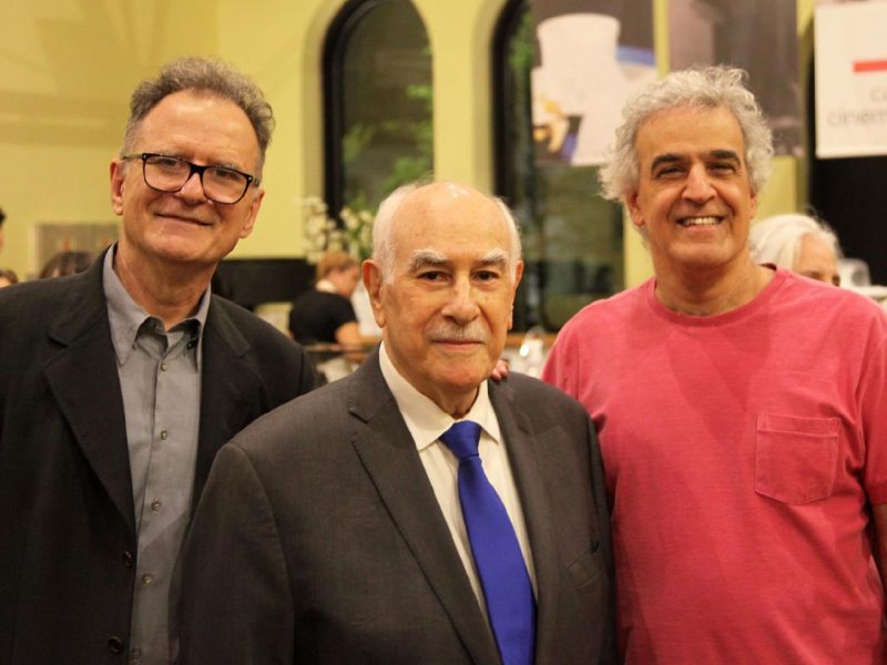 O diretor Carlos Nascimbeni, Caio Pagano e Leonardo Kehdi, do Festival In-Edit, na Cinemateca Brasileira