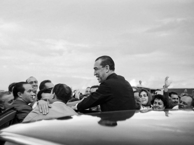 Presidente Juscelino Kubitschek no dia da inauguração de Brasília, DF, 1960 (Thomaz Farkas / Acervo Instituto Moreira Salles)