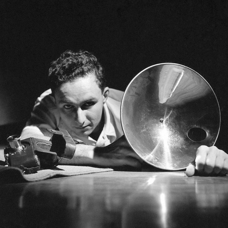 Autorretrato, São Paulo, SP, 1942 (Thomaz Farkas / Acervo Instituto Moreira Salles)